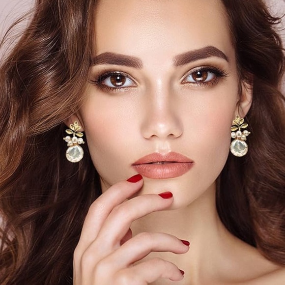 18k Gold Baroque Pearl Earrings & Bracelet Set - Picture 5 of 8